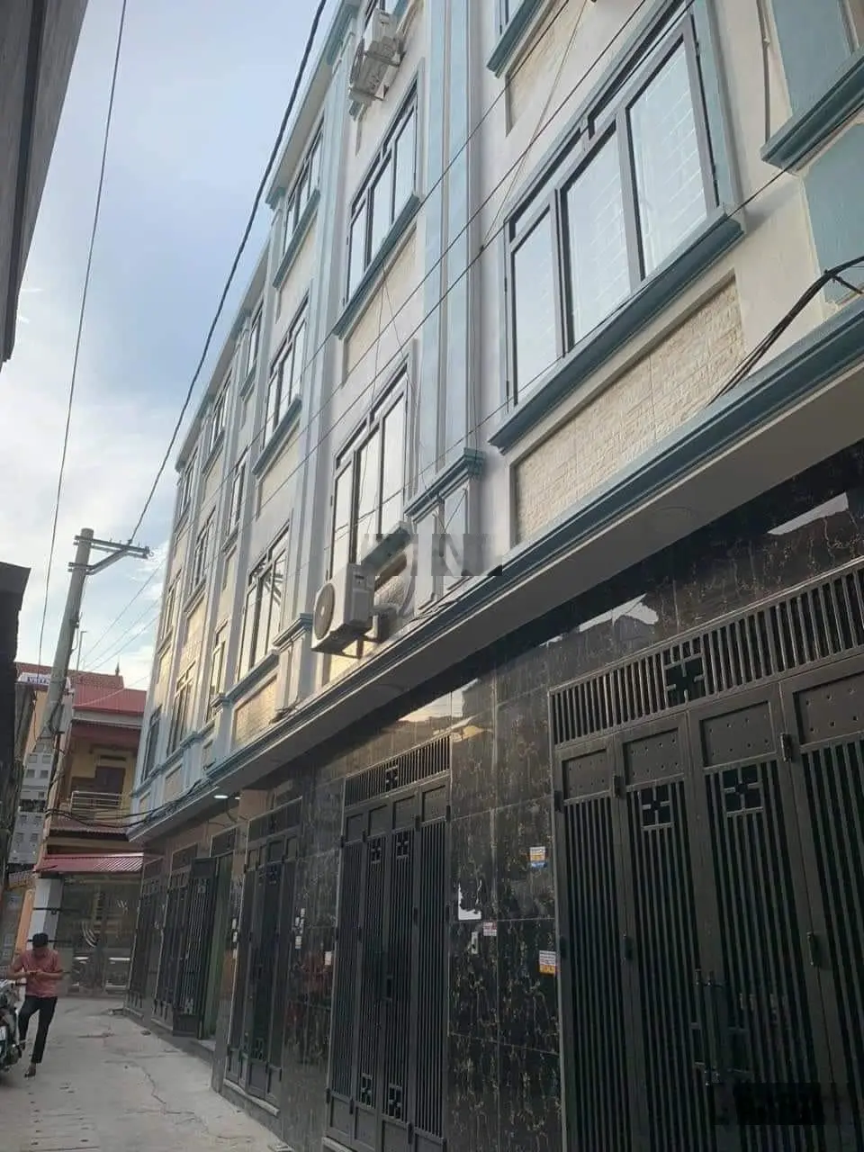 Bán gấp căn nhà xây mới ngay Đồng Mai , Hà Đông. Ô tô đỗ gần cách 1 nhà , 33m2x5t. Giá bán: 3,12 tỷ