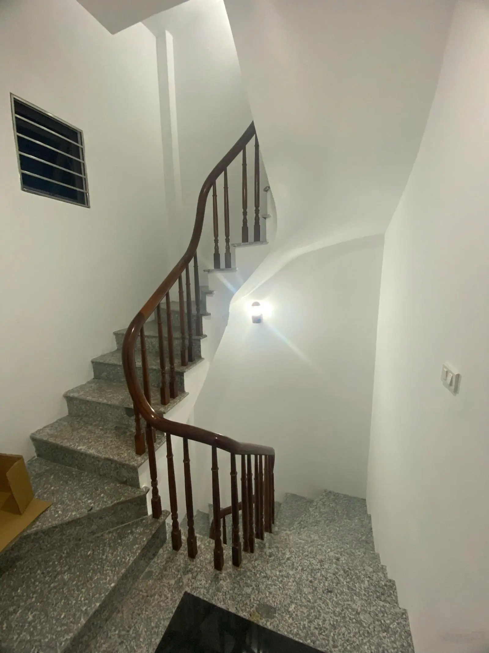 Bán Nhà Gần Bến Xe Yên Nghĩa Ô Tô Tới Cửa Vị Trí Đẹp Có Chỗ Để Ô Tô Ngày Đêm Cách 30m