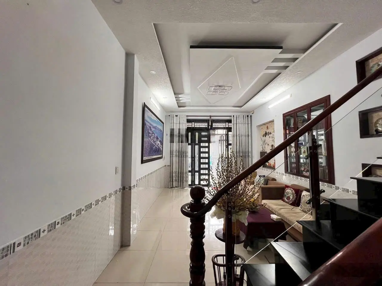 Bán nhà khu chợ Tân Trụ, nhà 56m² Hoàng Bật Đạt xây 1 trệt 4 lầu. Hẻm 7m sổ hoàn công,giá 2 tỷ 650.