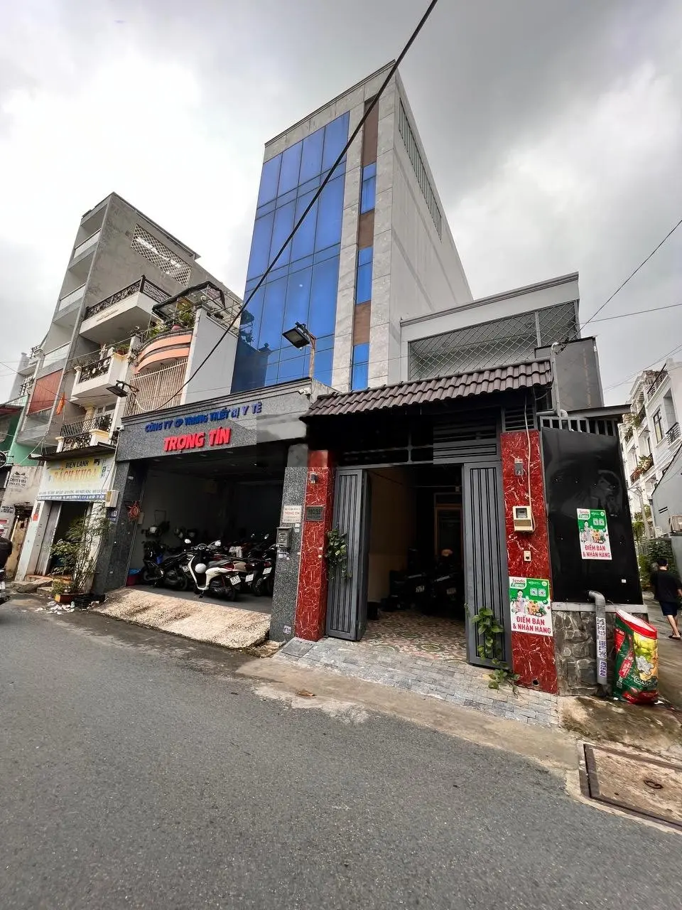 Bán Gấp Tòa Nhà Văn Phòng Ngay Phạm Văn Chiêu Quận gò Vấp DT: 6m x 19m KC 5 Tầng Giá Rẻ 16,5 tỷ