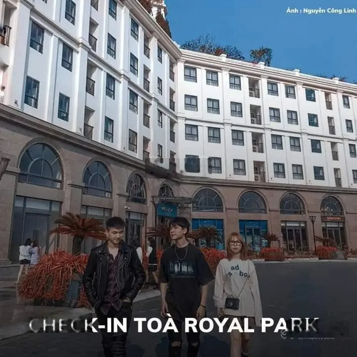 Bán căn hộ chung cư Thương mại Royal Park 3 ngủ 2 vệ sinh 86m2 full đồ giá tốt tầng cao mát mẻ