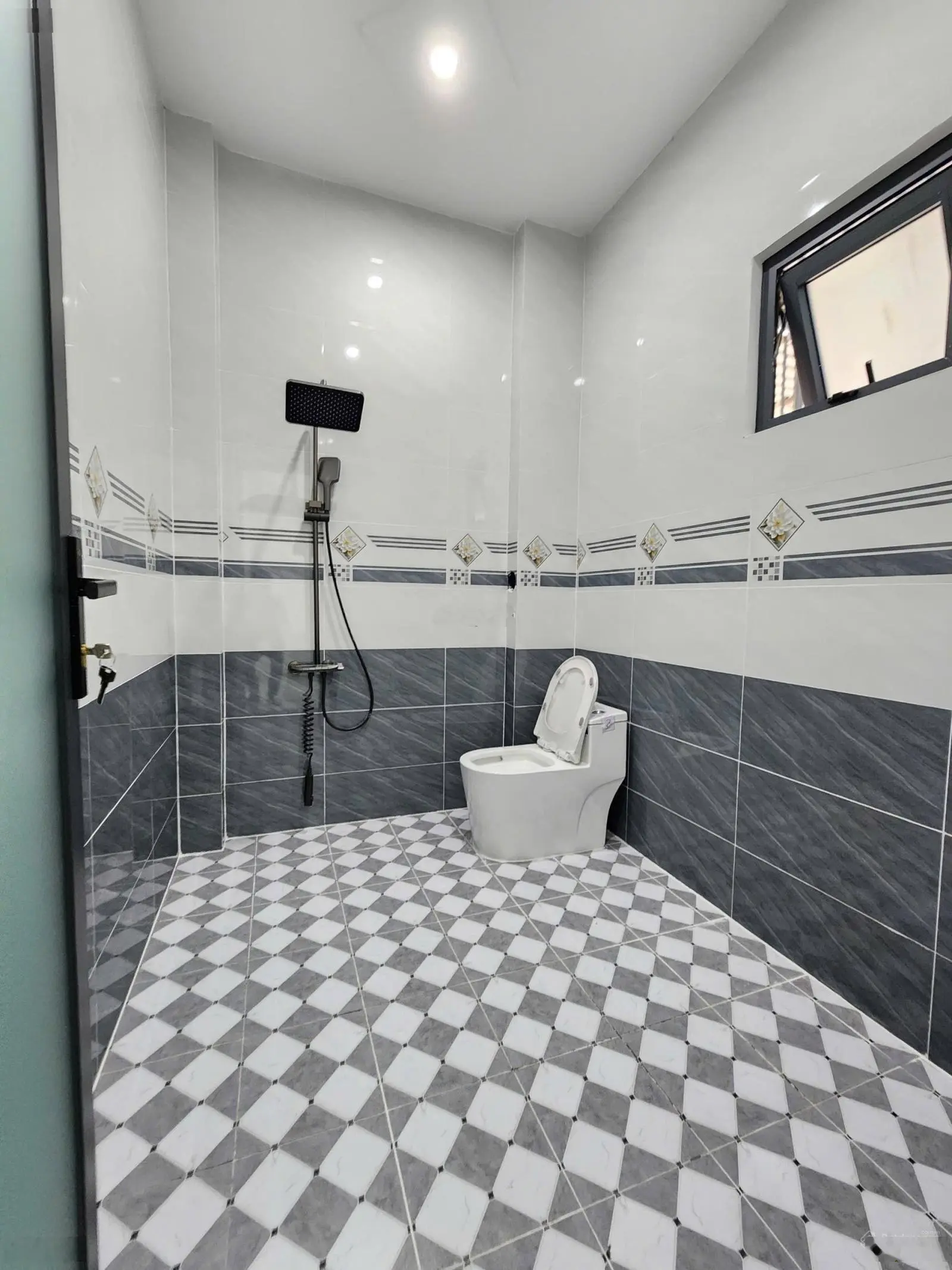 Nhà Phố: 4Tỷ800_85m2 Ngang 5m Nhà 1 Trệt 2 Lầu Full Nội Thât KDC Ngay Vòng Xoay An Phú, TP.Thuận An