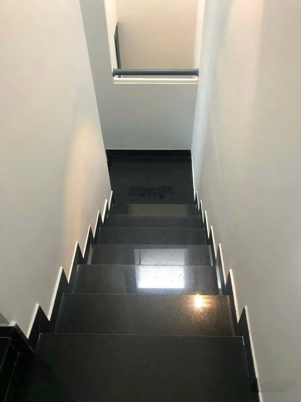 Nhà 5 Lầu mặt tiền D1 kdc Việt Sing p. Thuận Giao Tp. Thuận An