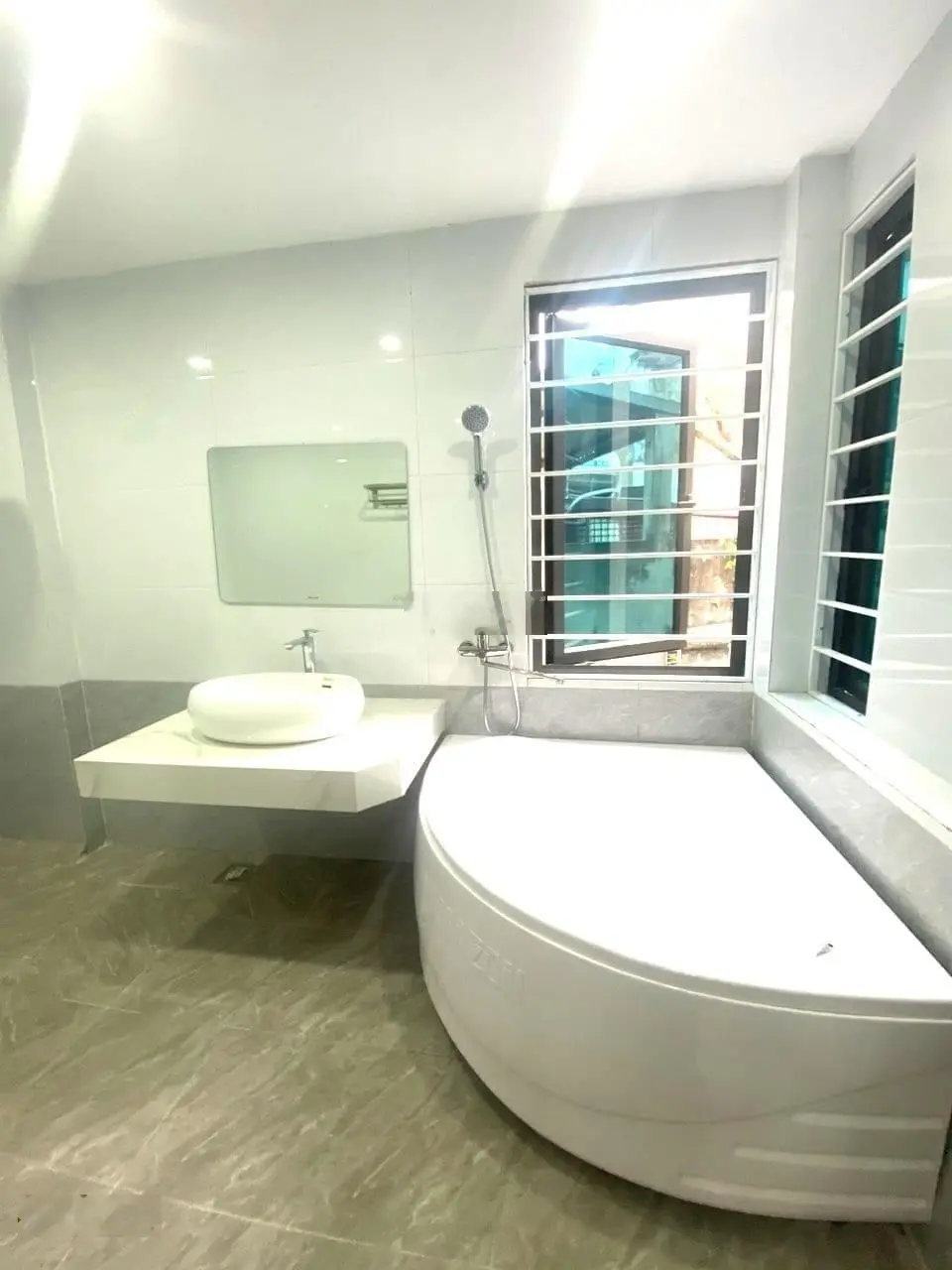 Bán nhà víp Tây Sơn Đống Đa ô tô tránh gần trường đại học,nguồn tiền 120tr/t 120m2/8T/5.5MT 25.5tỷ