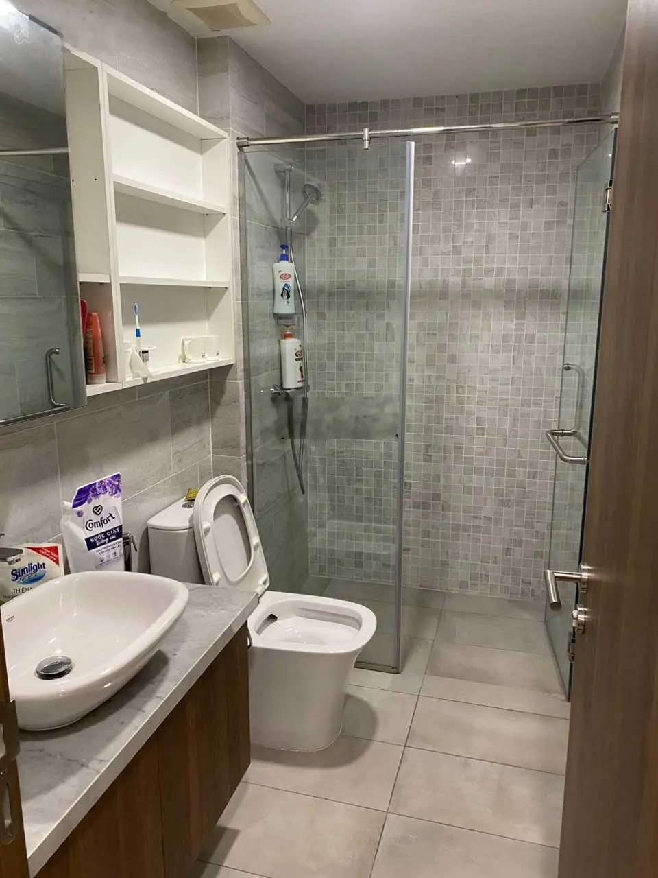Bán căn hộ Kingdom 101, 3PN, 105m2, nội thất, giá 8 tỷ, liên hệ: 0908 435 *** xem nhà