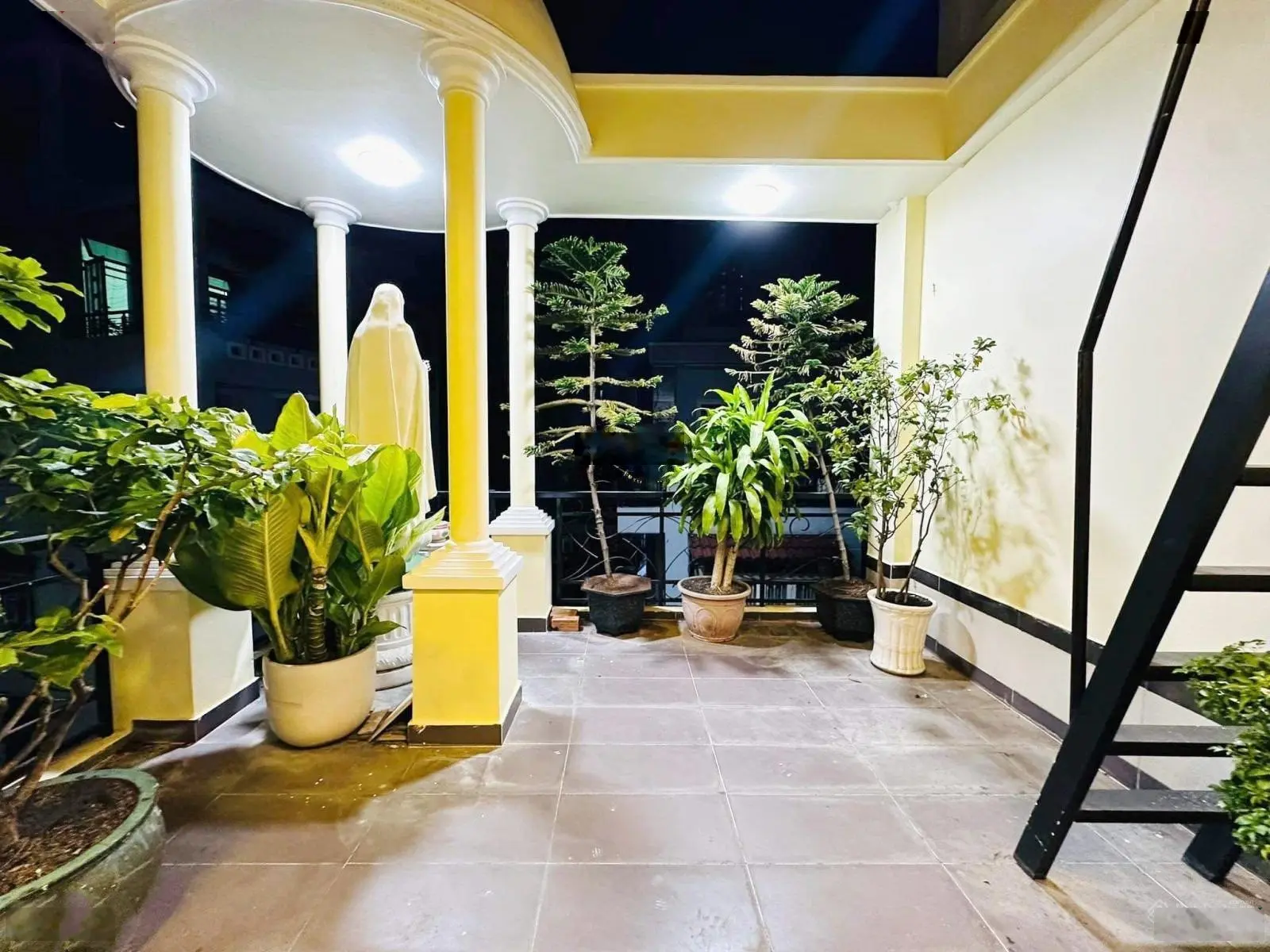 Bán nhà góc 2MT HXH Trần Hưng Đạo Q1 - 4 tầng nhà đẹp ở ngay! Ngang 7,5m giá chỉ 12.6 tỷ