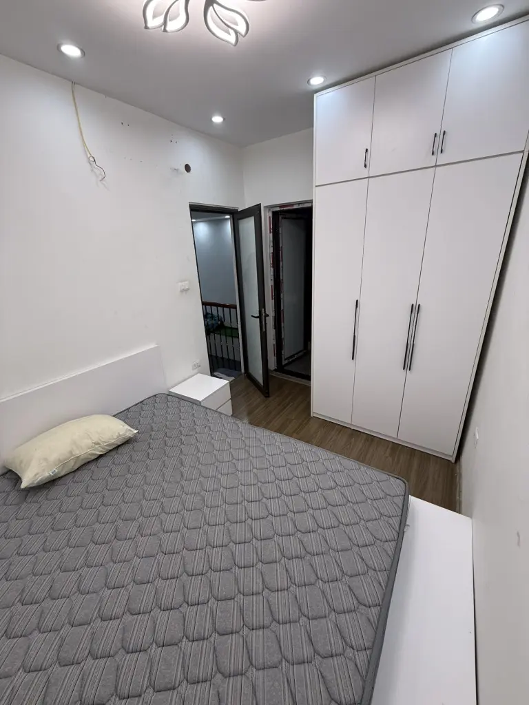 Bán nhà đẹp gần phố Thanh Nhàn – 28m² x 4 tầng – Giá 5.95 tỷ – Ngõ thông, sát công viên, kinh doanh
