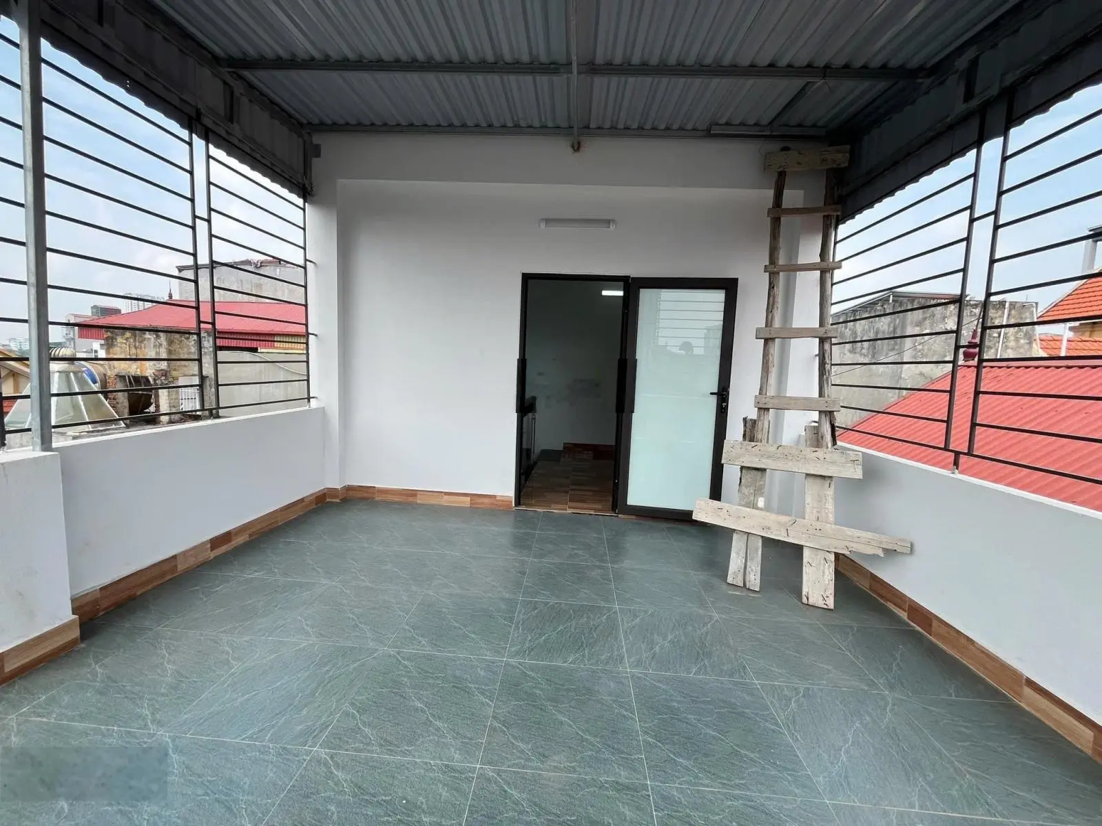 Cực sốc! Bán nhà Vũ Tông Phan - 42m*5T*4.5MT - Ô tô đỗ cổng - Nhà Mới - Ngõ nông rộng - Chỉ hơn 6T