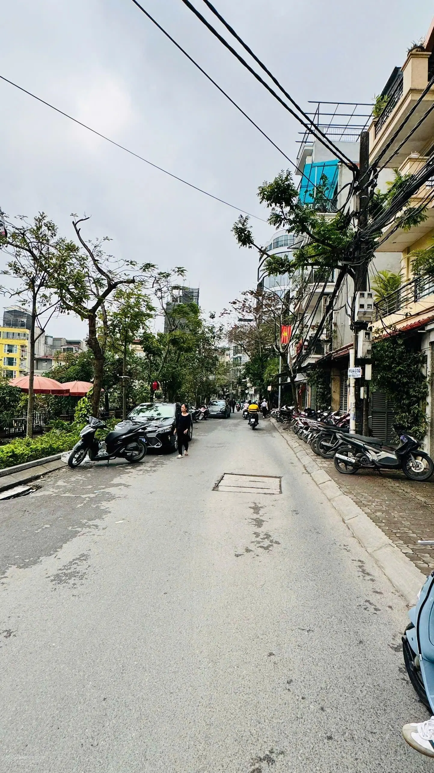 Bán nhà lô góc ngõ thông ô tô tránh view hồ Đội Cấn - Ngọc Hà DT 116m2*5 tầng giá 28tỷ hơn