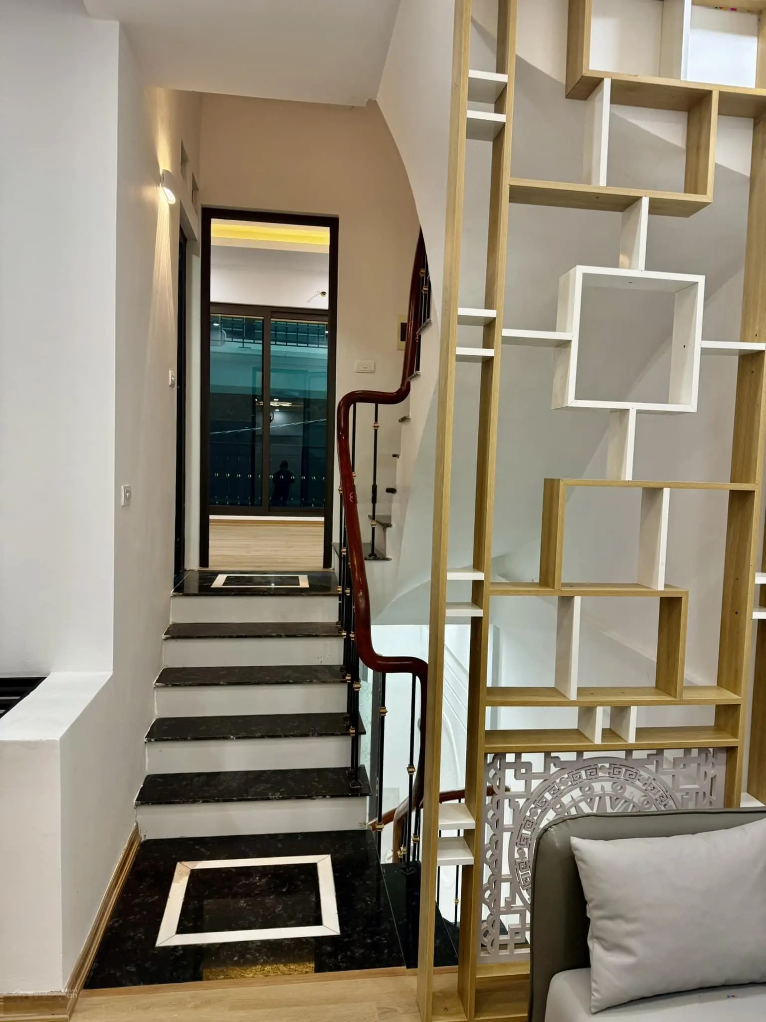Bán nhanh căn nhà Bằng Liệt - Hoàng Mai. DT 38m2x5T - 6,8x tỷ. Trước nhà 3 gác tránh, ngõ thông