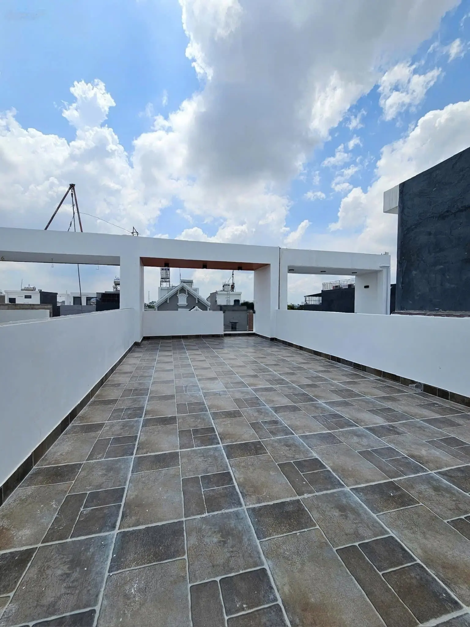 Nhà 2 tầng hẻm 2 sẹc đường 3 tháng 2 Quận 10. Gần Đại Học Bách Khoa, giá 3,75Tỉ, đang cho thuê 21tr