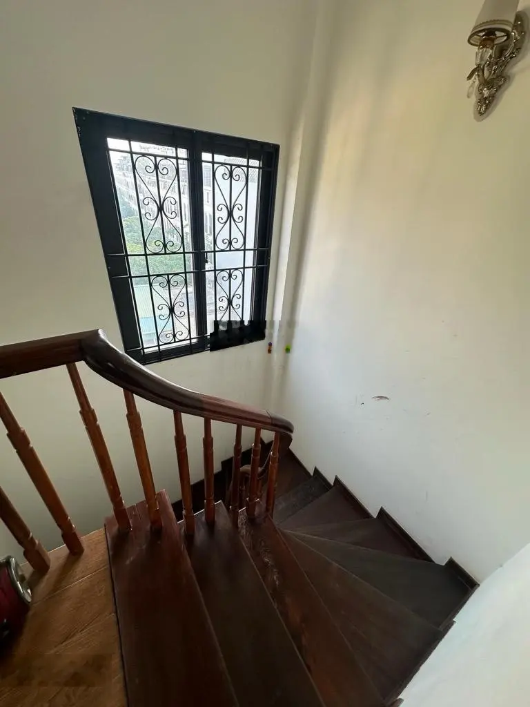 Bán nhà Sài Đồng 36m2 MT 7m xây 6tầng. Gía chào 7,48tỷ. Nhà 3 mặt thoáng gần chợ trường hồ điều hòa