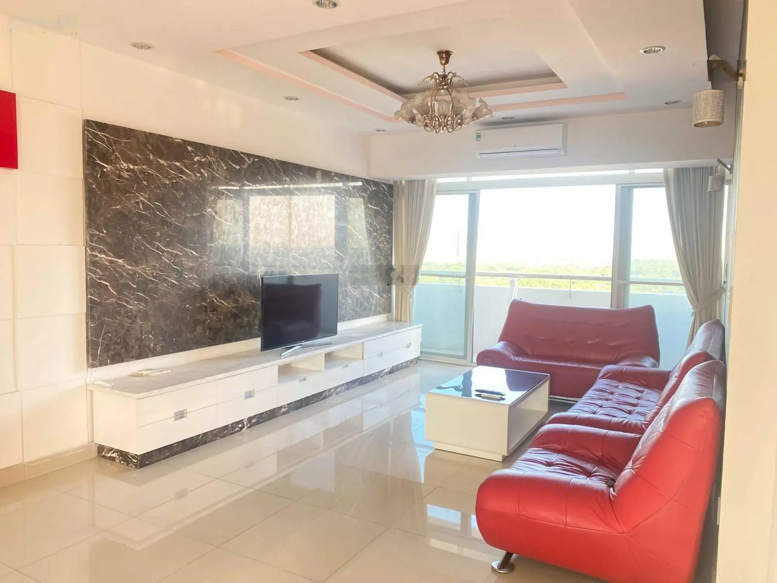Cam kết đúng giá rẻ nhất thị trường, căn Grand View 150m2, giá 10.2 tỷ ban công dài