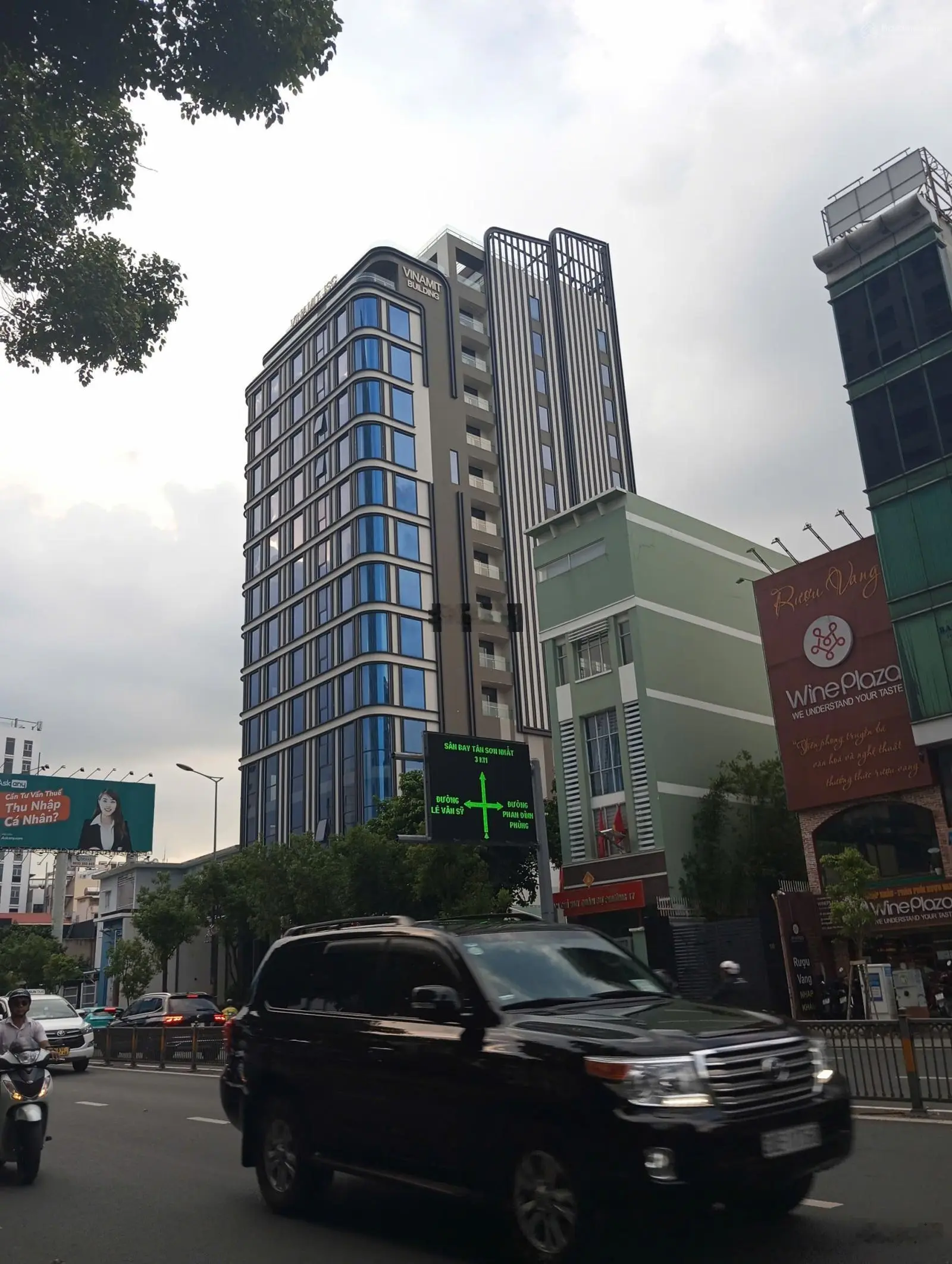 CN Tòa nhà đường Nguyễn Văn Trỗi, P. 8, Phú Nhuận, DT 15x16m - 5 Tầng - HĐT: 200 triệu. Giá: 45 tỷ