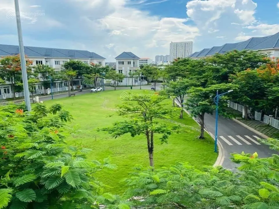 Cần bán gấp khu biệt thự Merita compound đầy đủ tiện ích kế bên Khu Đô Thị Mới Global City, sổ hồng