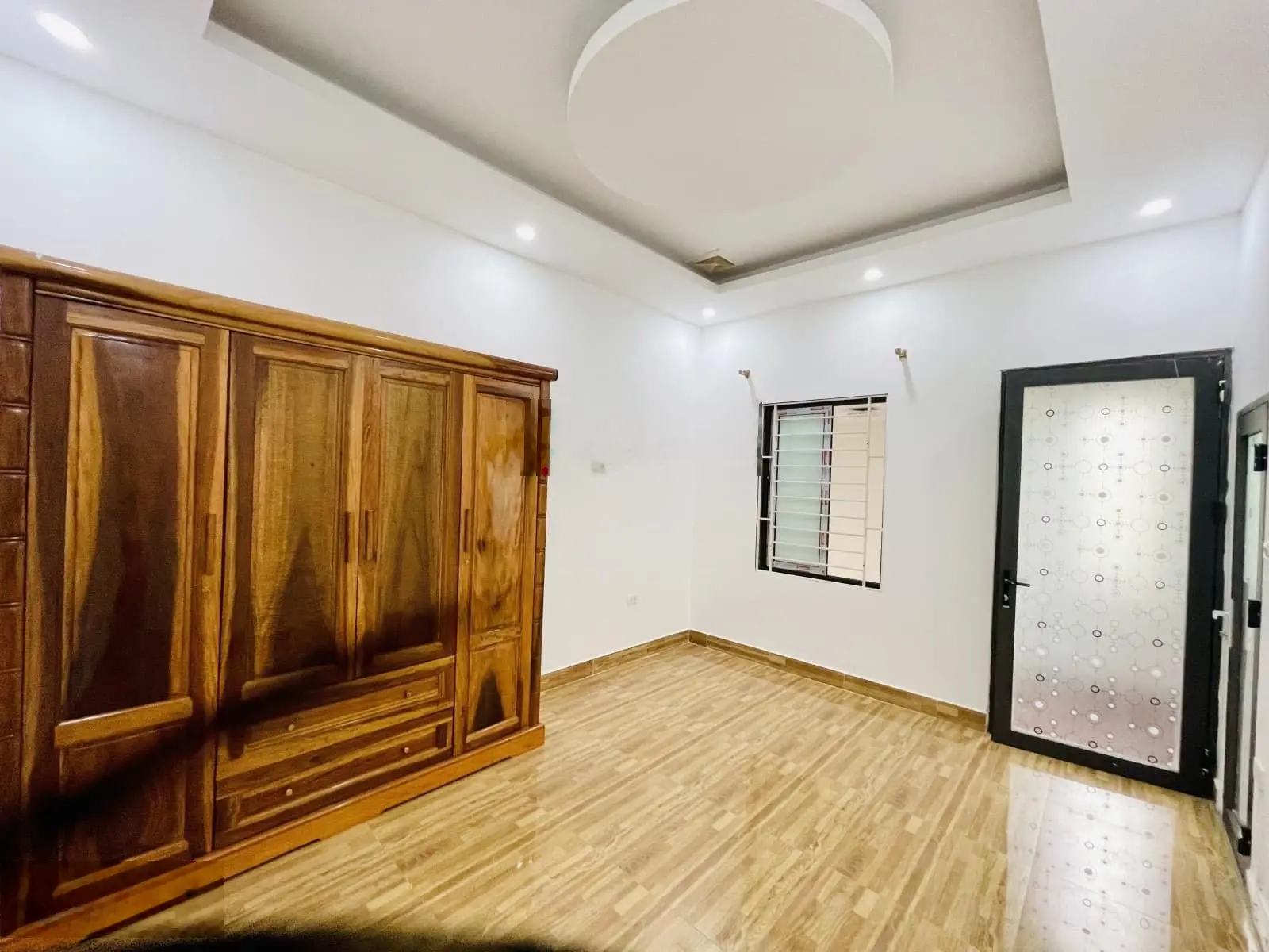 60m2 - nhỉnh 6 tỷ đồng - trước nhà rộng hơn 3m - Trương Định - ngõ thông - đủ nội thất
