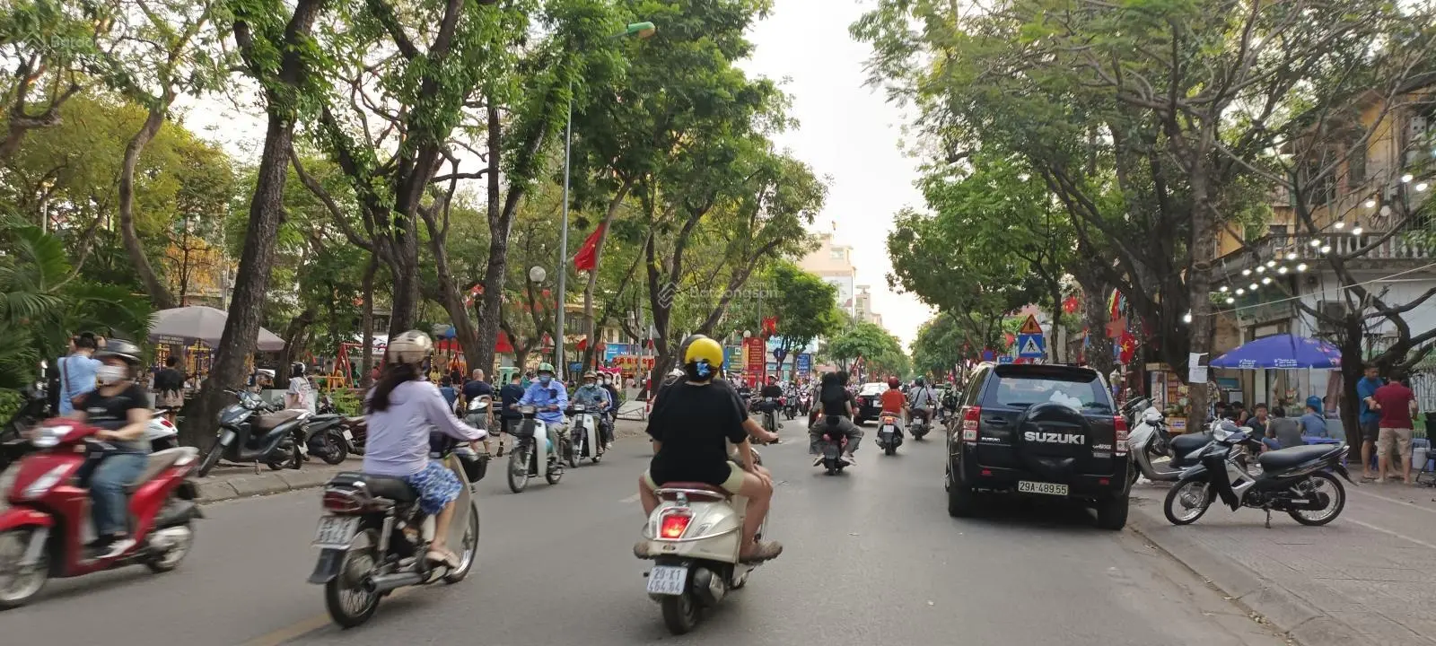 Bán nhà mặt phố Ngọc Lâm, Long Biên, DT 95m2 - LH: 0989819365