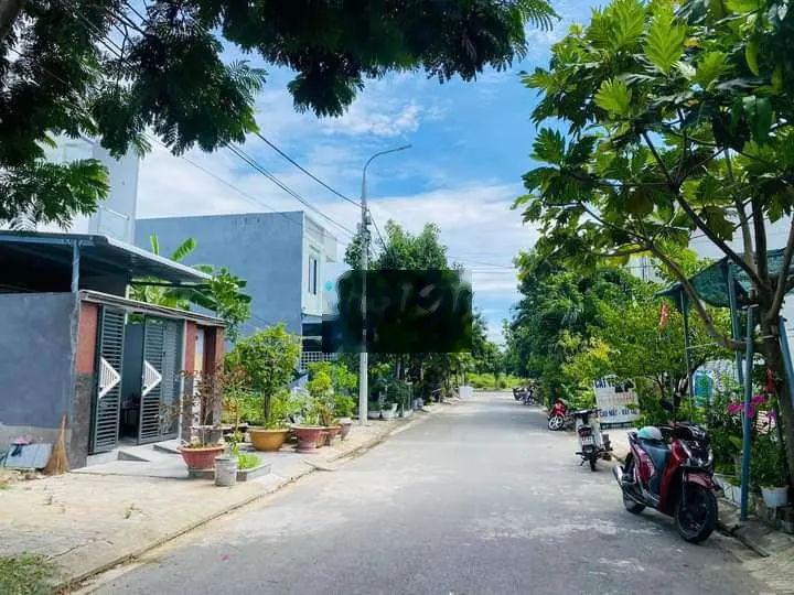 Chỉ 2ty2xx có ngay lô đất đẹp đối diện Công Viên KDC Bá Tùng