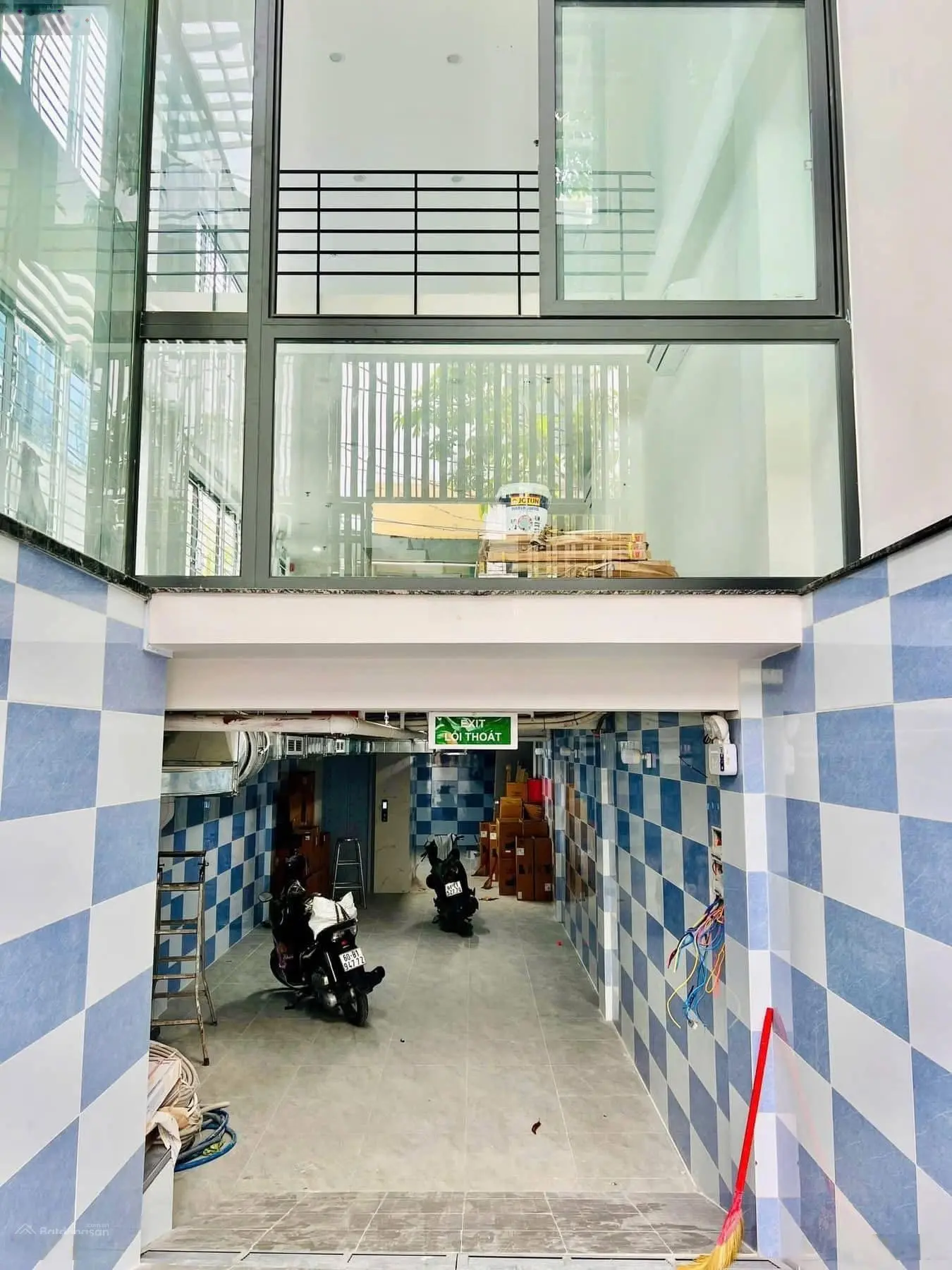 Nhà 2 mặt tiền hẻm xe hơi có hầm 20p(có thể KD CHDV) 5x27m Dương Quảng Hàm P5 ngay DH Văn Lang