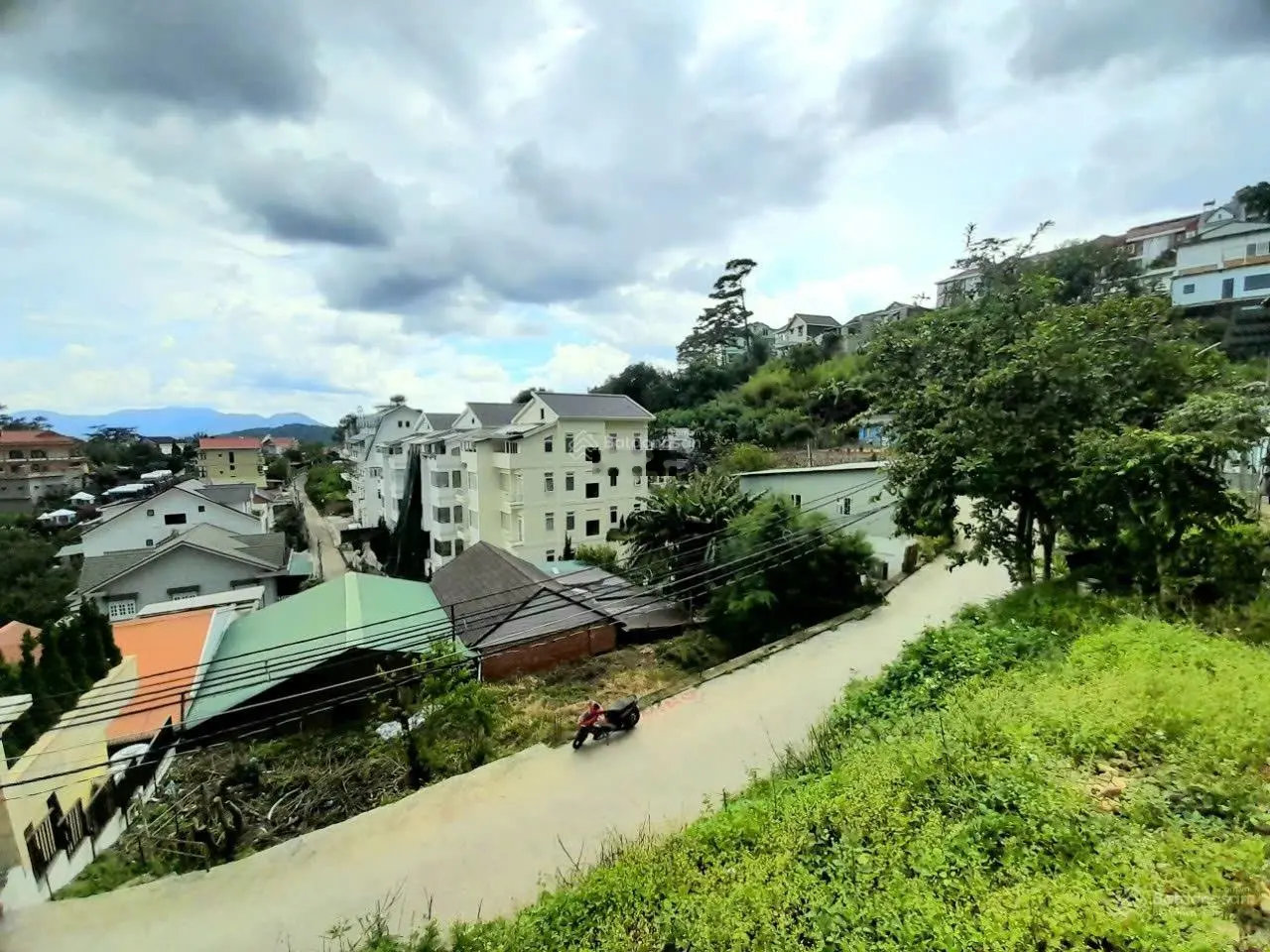 Bán đất biệt thự view cao và đẹp khu dân cư, đi Hồ Xuân Hương hơn 2km