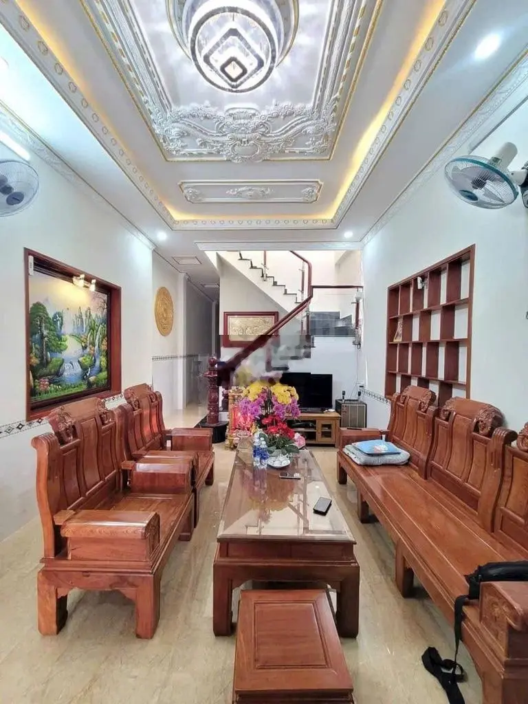 Nhà mặt tiền kinh doanh buôn bán đường trần quý cáp. Giá 4 tỷ 600