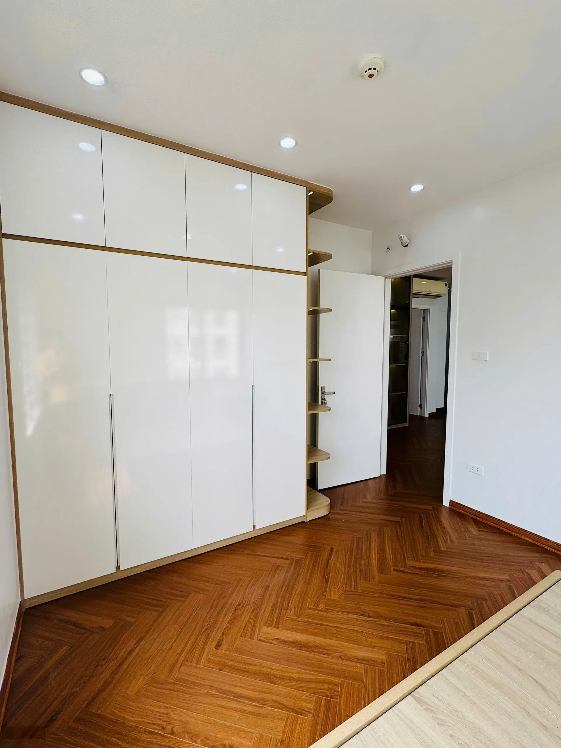 Em cần bán 3 ngủ tòa Licogi Đại Từ - Hoàng Mai. Diện tích 110 m2 thiết kế 3 ngủ 2 vệ sinh.DT:110m2