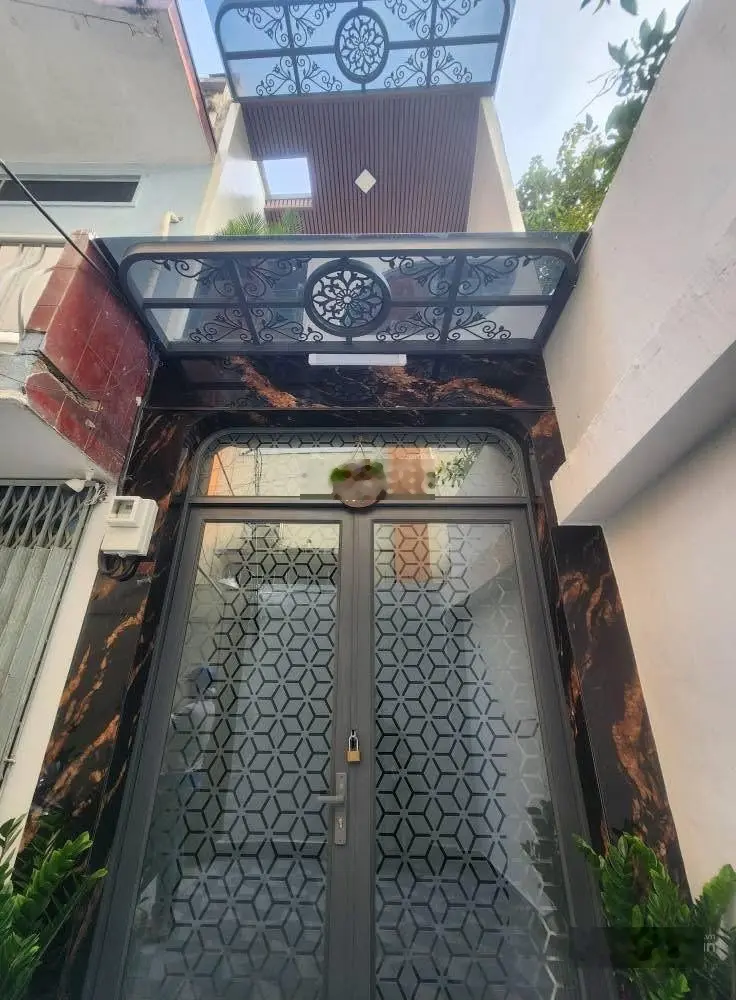 Chủ ngộp cần bán nhà đừơng bình thới ,quận 11.giá 3tỉ750/72m2(4,8*15m).sổ sẵn.nhà full nội thất.
