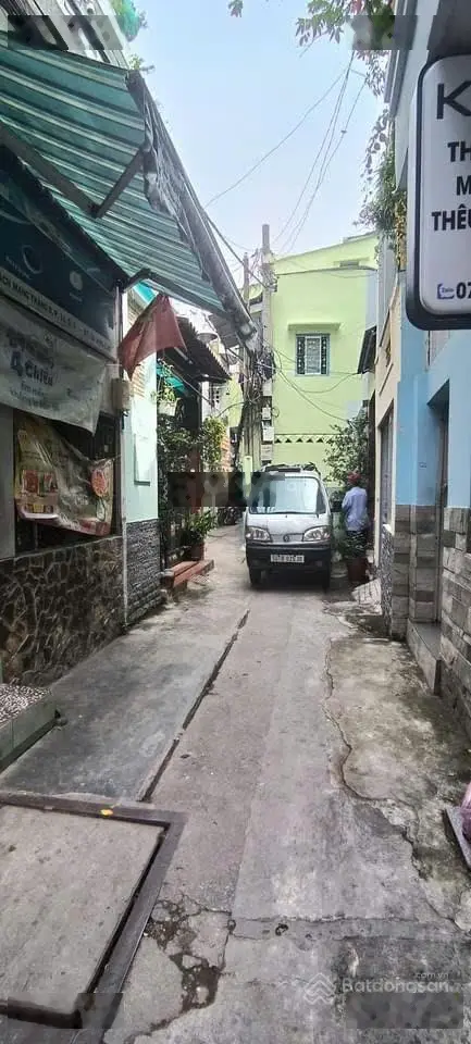 * Sát mặt tiền * 7 x 16m, CMT8, Quận 3