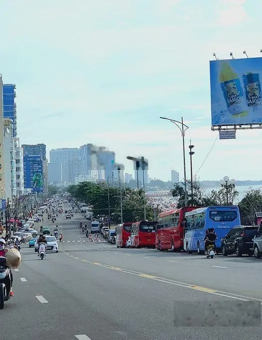 Chính chủ bán đất 3 mặt tiền Thùy Vân view nhìn thẳng biển giá 250tr/m2