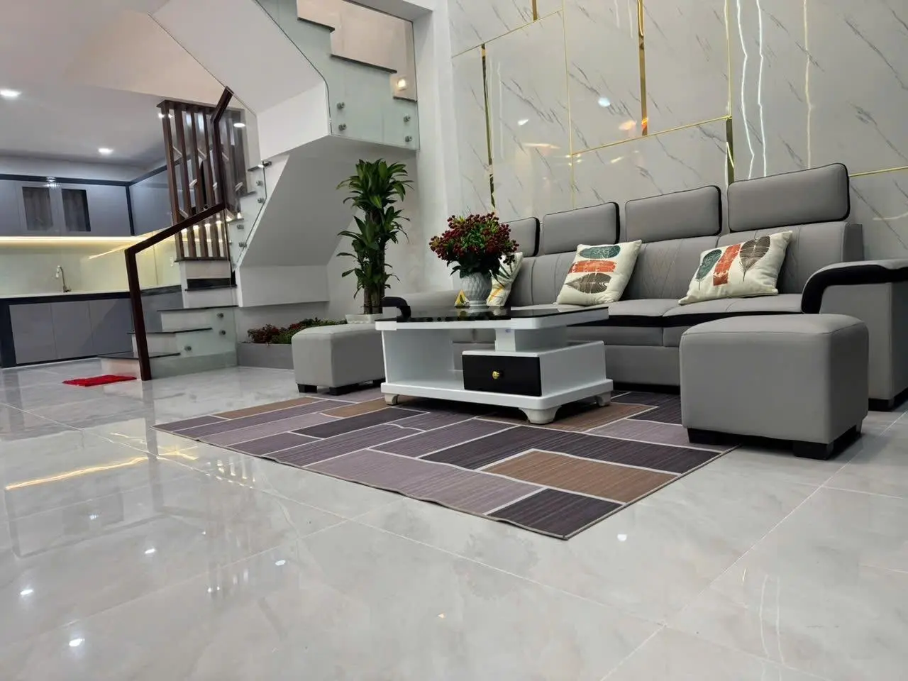 Nhà Phố Đẹp 1/ Hà Huy Giáp - Quận 12 ( 1 Trệt 1 lửng 3 lầu ) - DT 4 x 15 dts 222m2