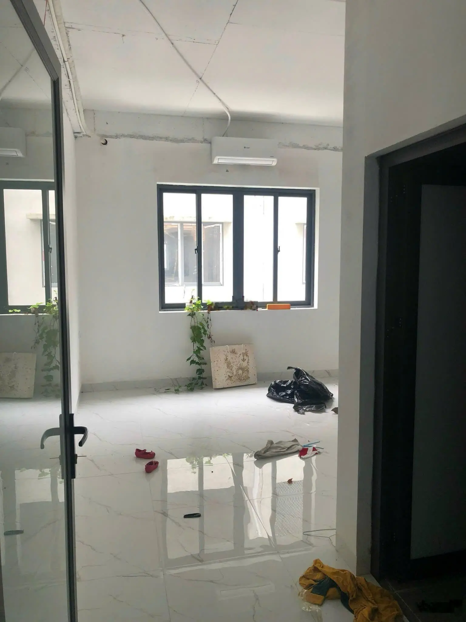 Chính chủ bán liền kề 80m2 khu C Geleximco Lê Trọng Tấn. Khu vực đã có dân cư về ở đông