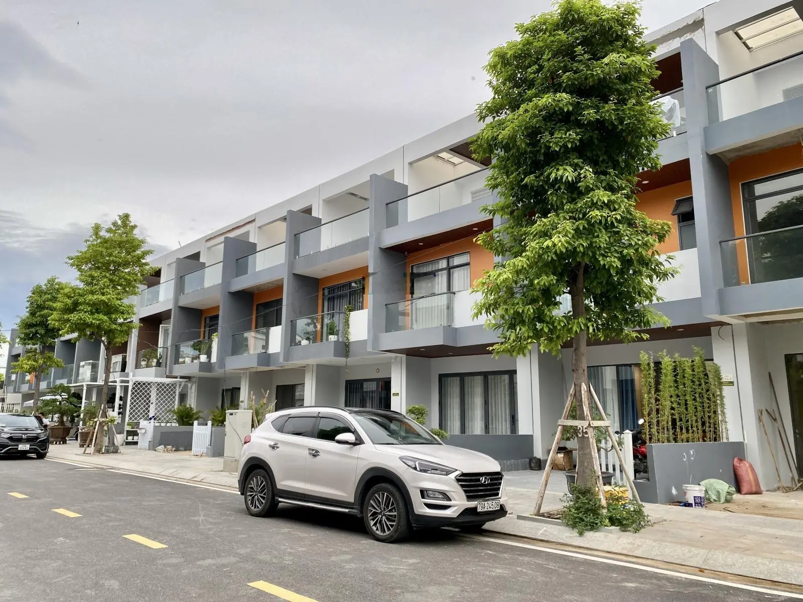 Bán nhà 3 tầng Gói 8 The Capella Mỹ Gia đường 18m căn sạch 2 mặt tiền Vip chỉ 6tỷ150 LH: 0906713124