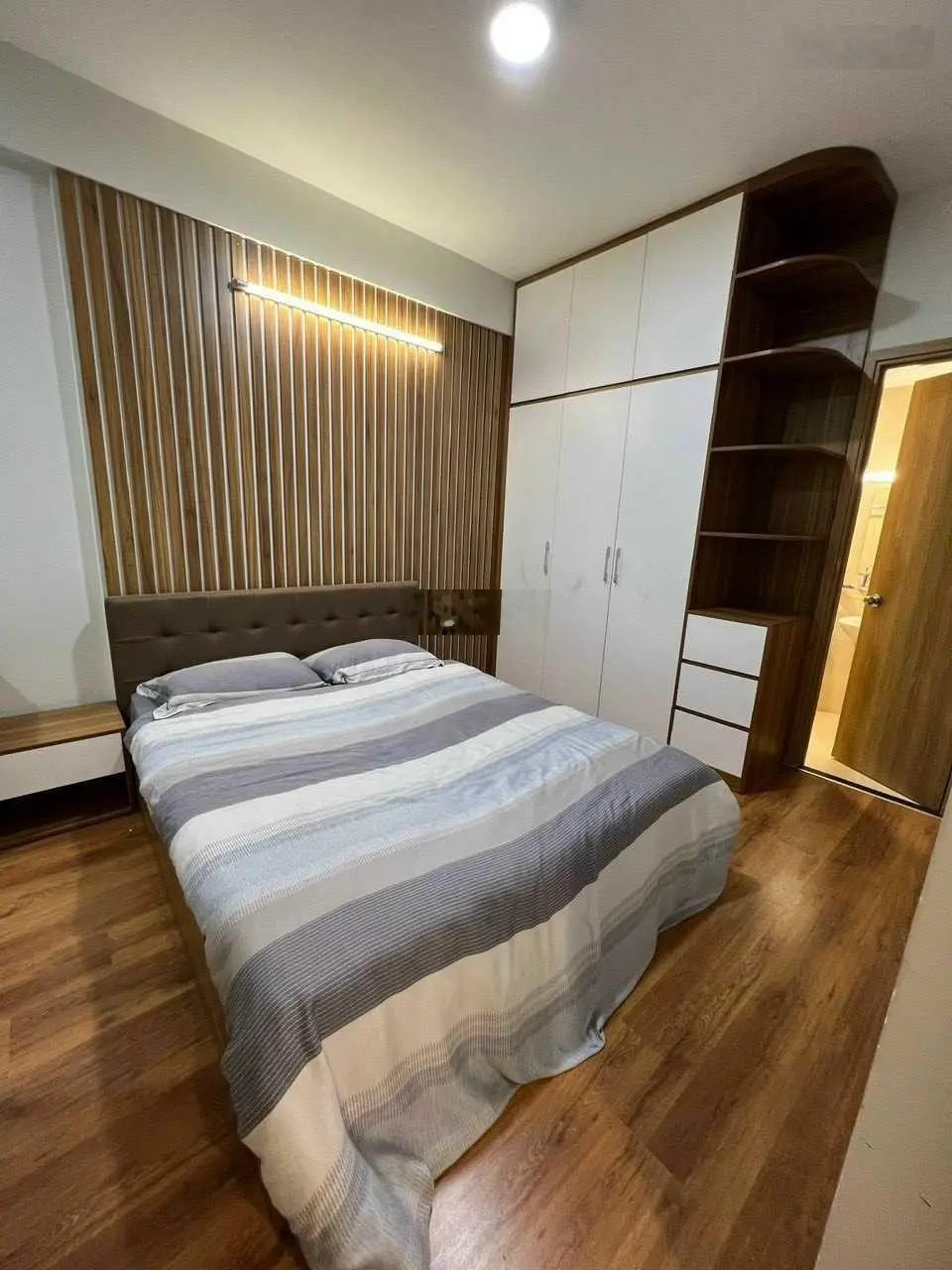 Bán CHCC The Prince Residence, Q.Phú Nhuận, 75m2, 2PN, 2WC, giá 6,3 tỷ, có sổ, LH: 0903 318 *** Minh