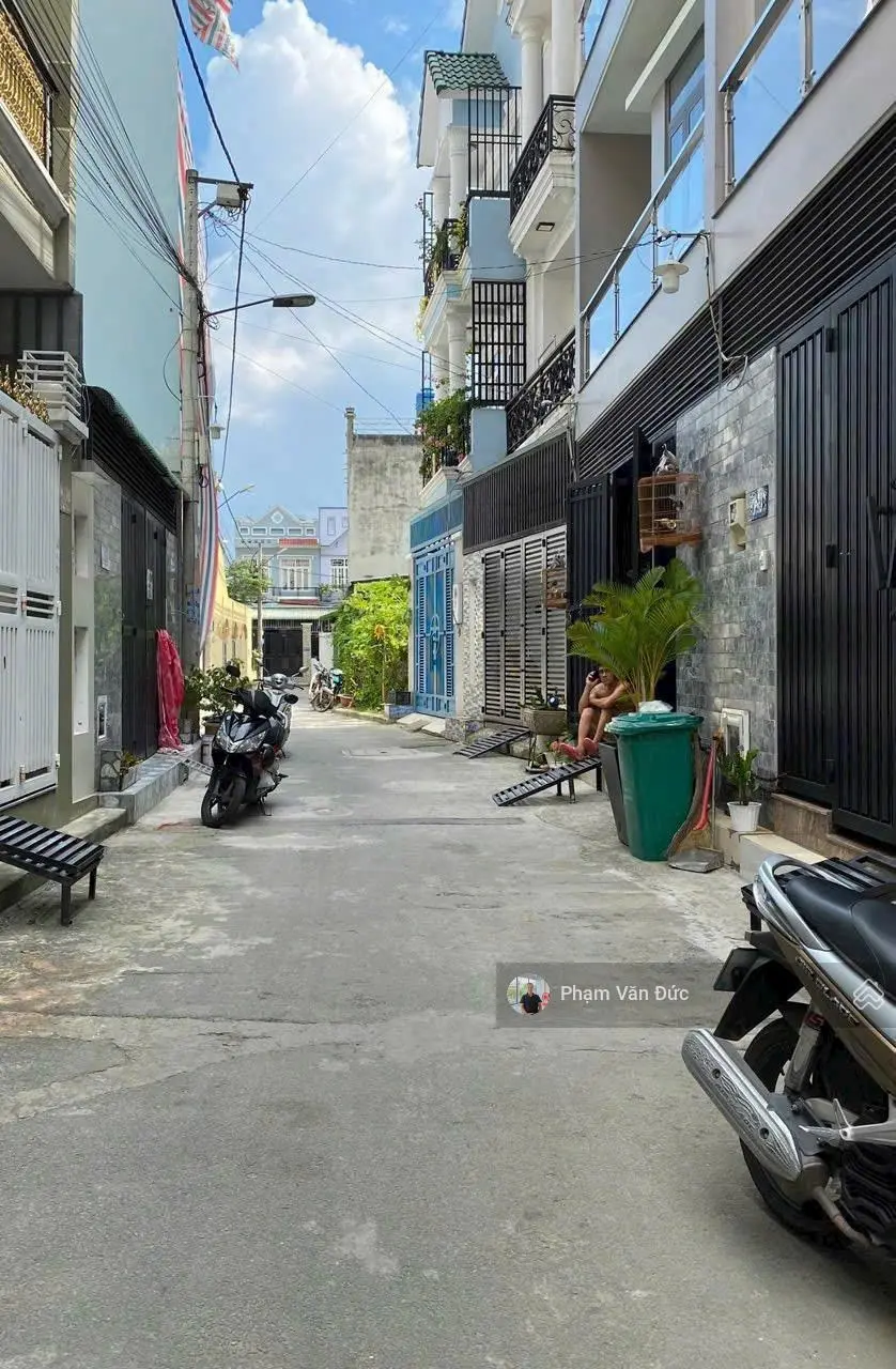 Bán nhà 4 lầu mới hẻm xe hơi. Khách mua ở ngay. Xe hơi đậu cửa ngày đêm. 6.4 tỷ TL Chủ