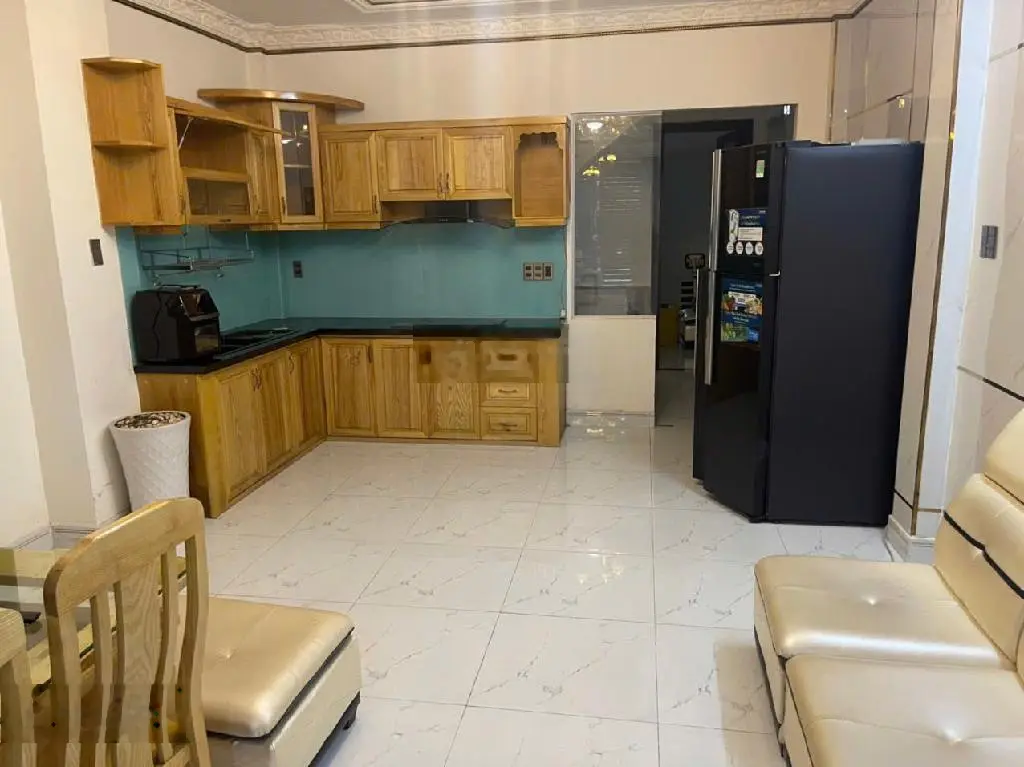 Bán nhà gần mặt tiền lê văn lương vị trí đẹp, kinh doanh đa ngành nghề , ngang 6m, giá 5 tỷ xíu.