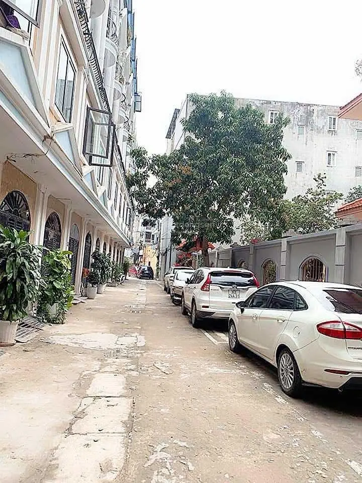 Cần bán nhà 42m2, MT 3,3m, 4 tầng, ngõ Vũ Tông Phan, phân lô ô tô tránh, cho thuê 17tr/th, 8,5 tỷ