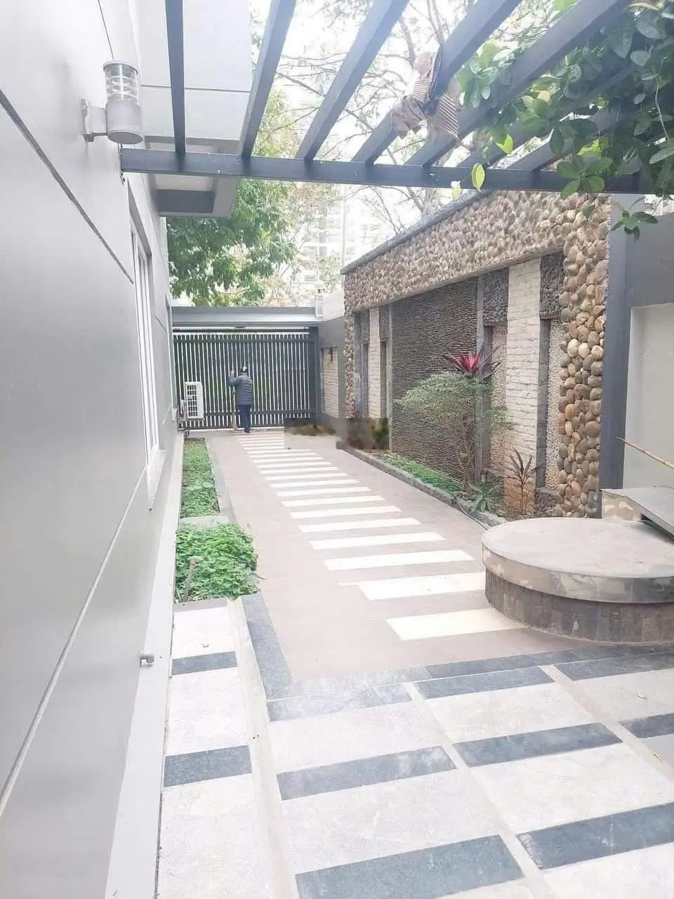 Đỉnh kịch! Biệt thự Vườn Đào - 2 mặt đường to - 252m2 - 6 tầng thang máy - 139.5 tỷ
