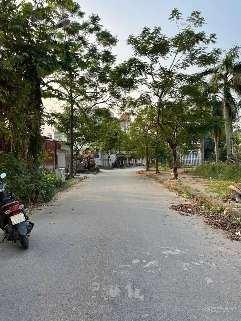 TRANG QUAN AN ĐỒNG ĐƯỜNG 12m Diện tích :88m2 Ngang :4,4m Hướng ĐB cực đẹp