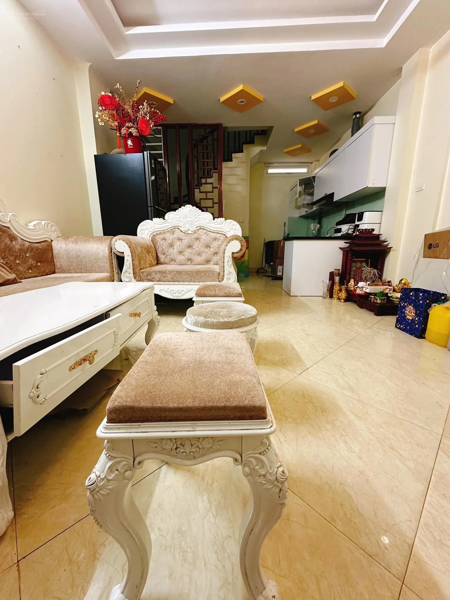 Bán nhà đẹp Võng Thị - Tây Hồ: 6 tầng * 33m2, MT 4m, gần ô tô gần phố, full NT, 8 tỷ