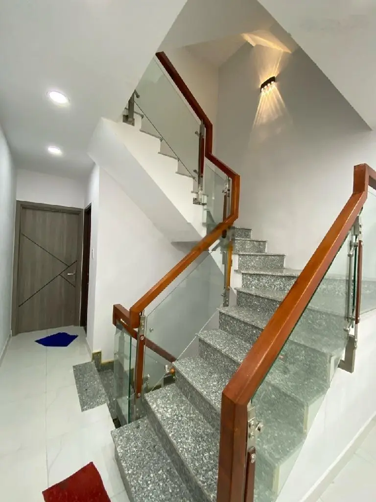 Bán nhà Xóm Chiếu Quận 4 - hẻm ôtô - 4 tỷ nhỉnh - 4 Tầng - 45m2 - khu dân trí cao