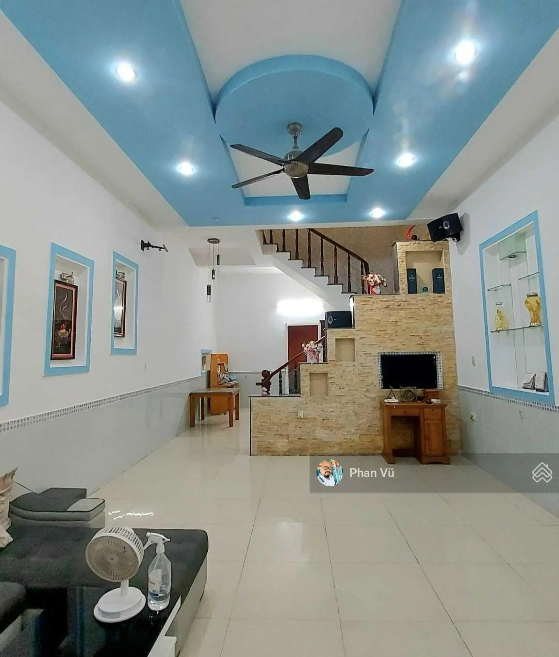 Nhà Đ. Phạm Ngũ Lão (chợ Xóm Vắng) DTSD 180m. LH: 0909 290 ***