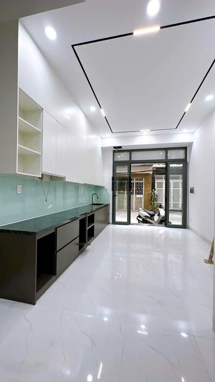 Nhà mới 100% Q4 khu đường số hàng mới: Căn mặt tiền đường Số, 3 tầng xe hơi ngủ trong nhà