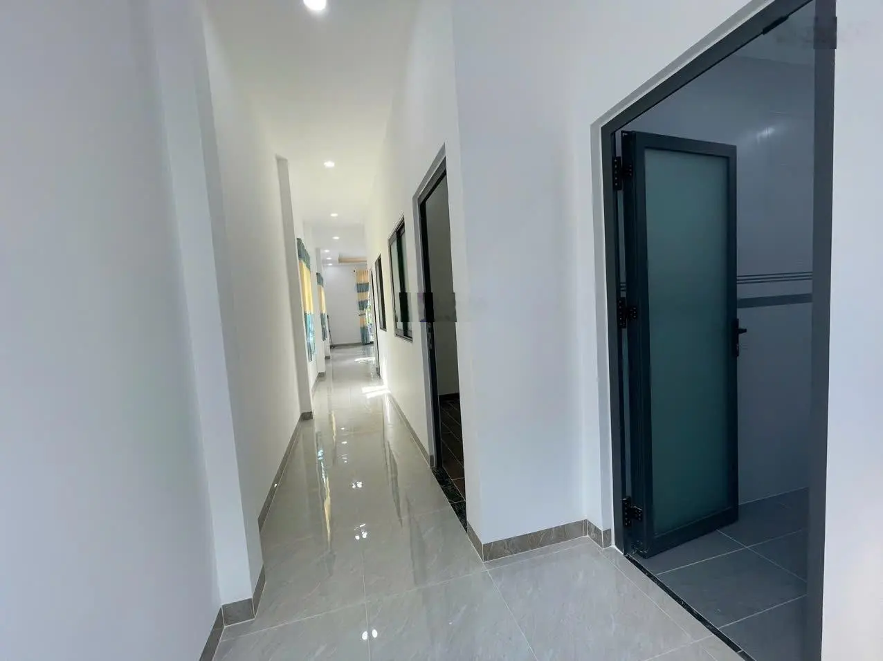 Bán nhà mới hoàn thiện gần Lan Vương, 5,1x20m, 2 PN, thổ cư 70m2 đã có số nhà 0919 968 ***