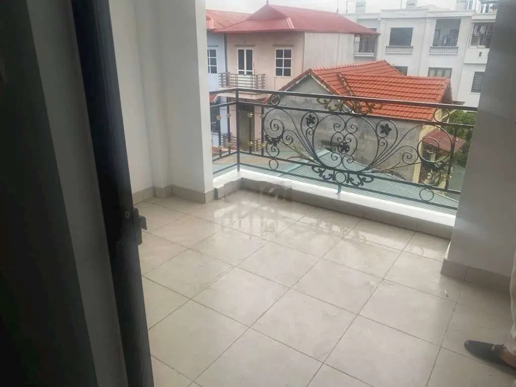 Ô tô đỗ cổng, ngõ thông, 31m, 5 tầng,gần nhà văn hóa, 4.2xtỷ,Liên Mạc