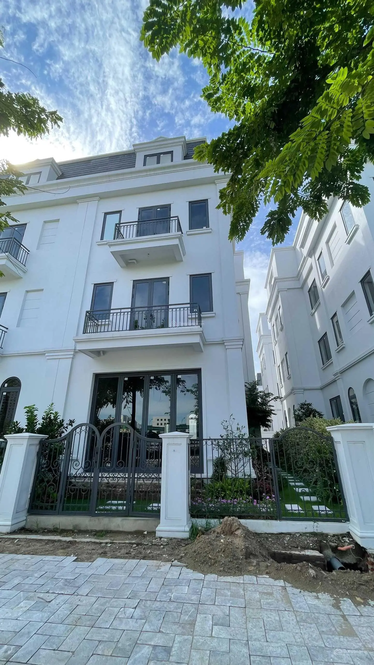Bán căn BT Solasta siêu đẹp sát góc, đường 21m giá rẻ hơn CĐT vài tỷ
