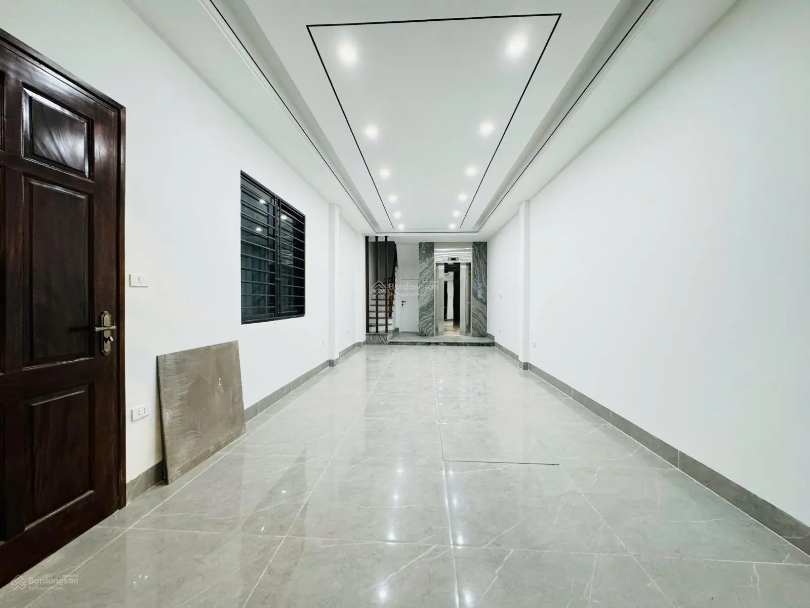 Bán nhà đẹp cầu thang máy fun nội thất ngọc thuỵ long biên hà nội 50m2