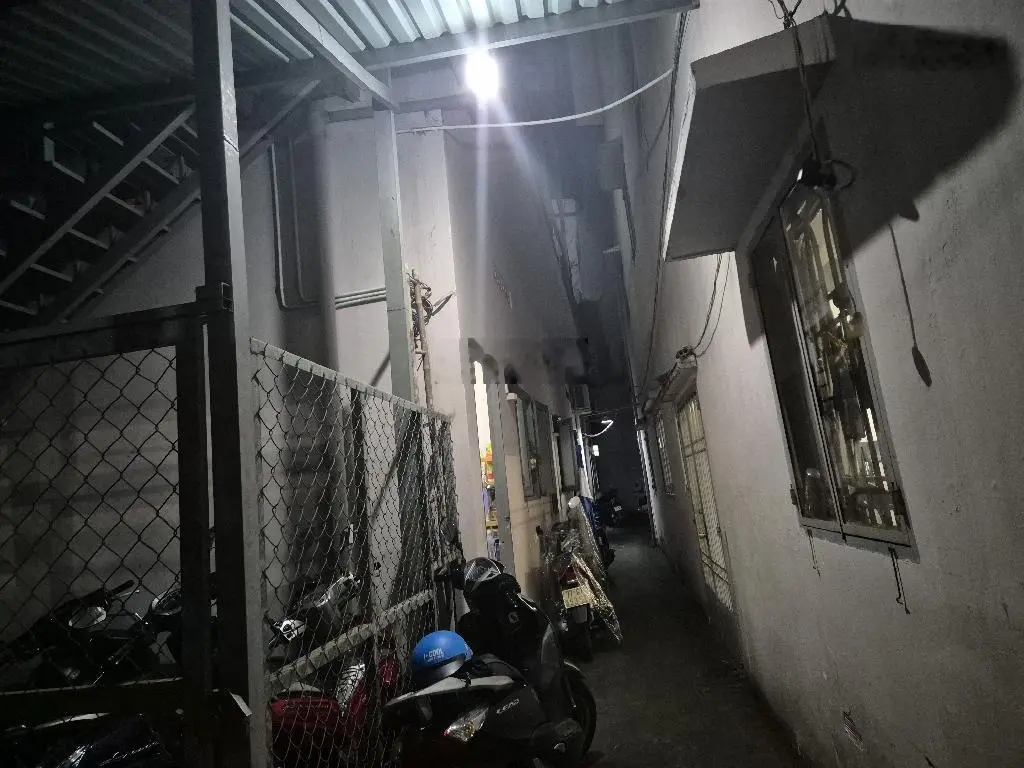 Ôtô vô ngủ, Nơ Trang Long 285m2 (10,2x29m) 3 tầng. Bán gấp định cư giảm 3tỷ, giá chỉ nhỉnh 70trm2