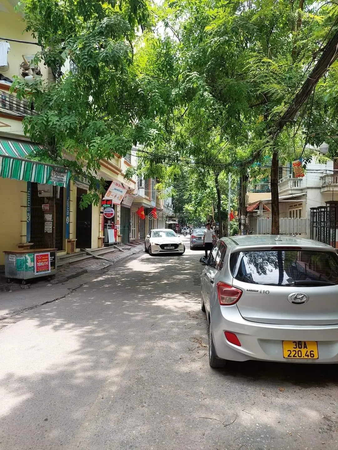 Đào Tấn, mặt ngõ kinh doanh, 60m2, 4 tầng, vỉa hè, oto tránh, view công viên, 15.2 tỷ