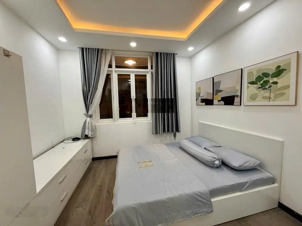 Nhà mới đẹp - HXH - sát MT Phan Xích Long - sổ mới đẹp vuông vức