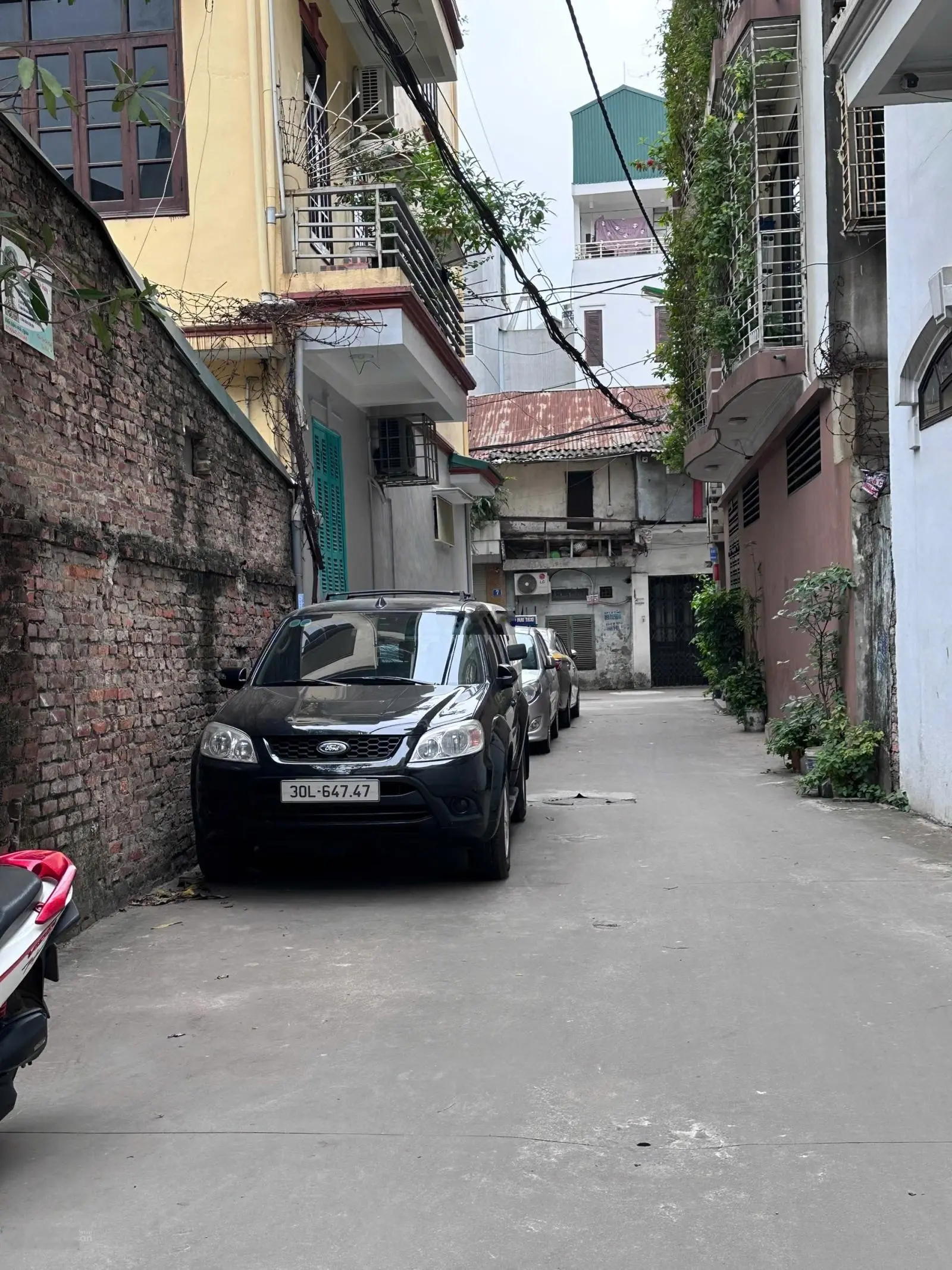 Chính chủ bán căn hộ 3 tầng phố Lãng Yên ô tô tránh